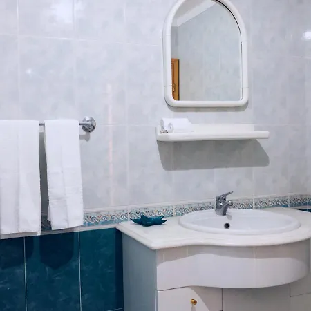 Apartament A 1 Min Da Praia Com Cozinha E Estacionamento Privado Nazaré