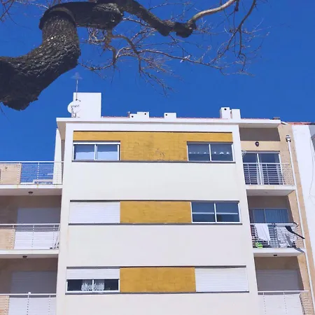 A 1 Min Da Praia Com Cozinha E Estacionamento Privado * Nazaré